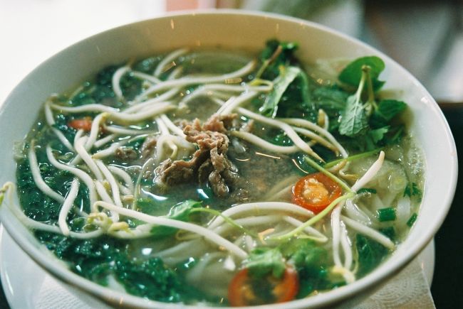 こちらはハイランドカフェのフォー。麺ざらざらしてまずい。<br />値段一緒なら、フォー２４の方がよっぽどいい。