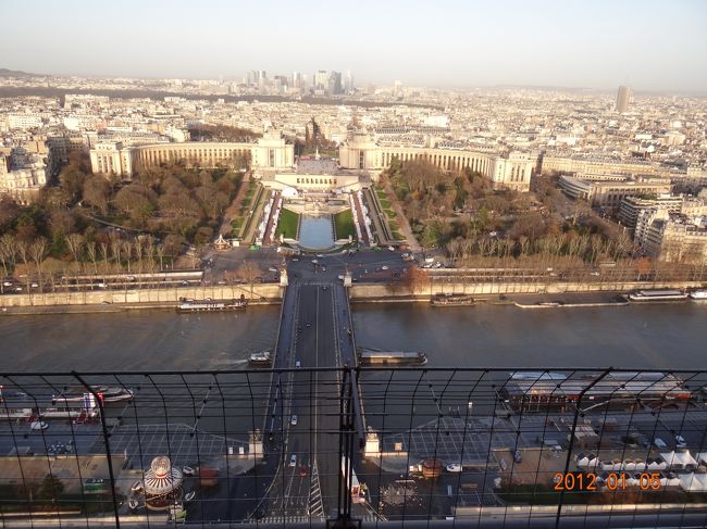 ２階部分に到着しました。シャイヨー宮方向です。