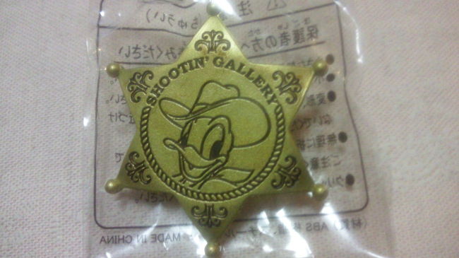 シューティングギャラリー<br />隠れポイントに当たって<br />保安官バッジもらいました。<br />ラッキー！