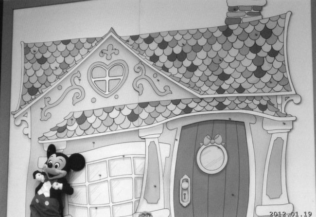 ワンマンズ・ドリーム?<br /><br />ミッキーがモノクロだ。<br /><br />抽選無しで入れました。<br />やっぱり今日は空いてます。<br />