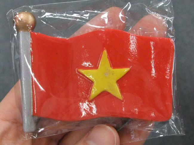 ホイアンで買ったマグネット３USD。値切るべきだったか。