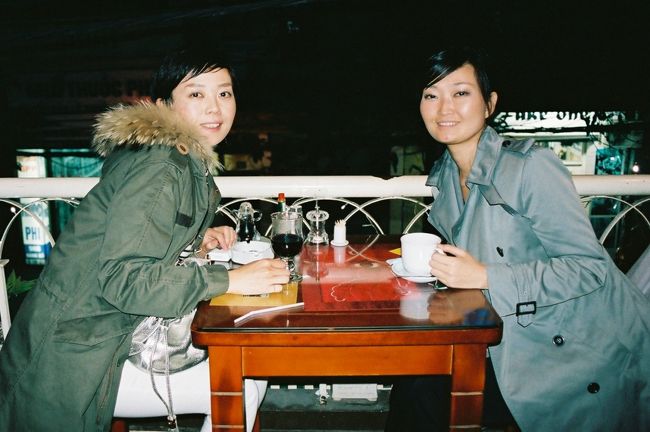 ハノイは妹がいなければきっともう行かないな。<br />家族がいくのも危険だから止めてしまいそう。<br /><br />しかし家族といるのはやはり面白く。<br />悪徳タクシー運転手に日本語でめっちゃ野次を飛ばしたのも思い出です。<br /><br />不満を飲み込んで街を肯定するのもいい旅ができる場所に失礼だから、思うまま書きました。<br />ハノイの今後の改善努力にも期待。<br /><br />あーんなストレスフルな街で頑張ってるんだから、私も頑張らないといかんな。<br />次はいつ会えますかねぇ。<br /><br /><br /><br /><br /><br />