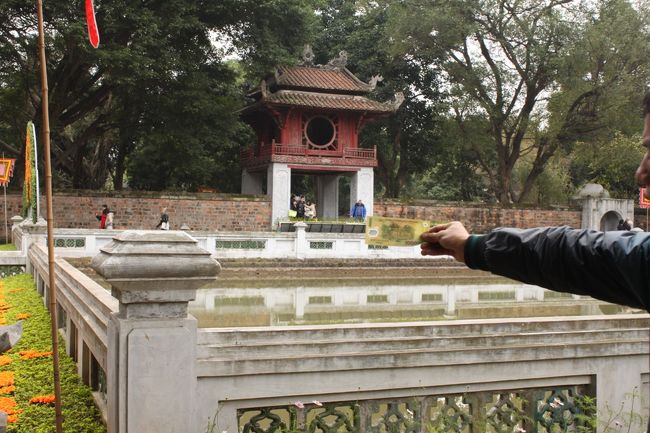 ベトナムのお金の絵柄になっている場所です。