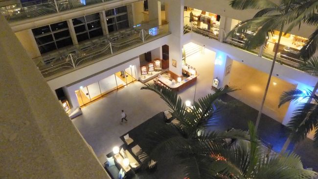 ４階から下を見てみましょう。