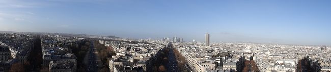 ラ・ディフェンス方向のパノラマ写真です。