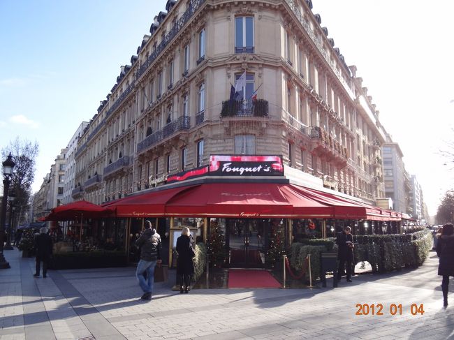 すす近くには「フーケッツ」。満員でした。