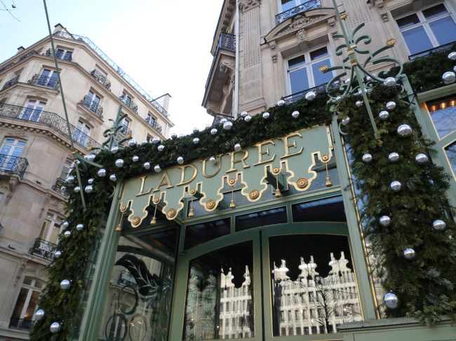 またその先には「ラデュレ」。