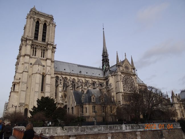 セーヌ川方面から。