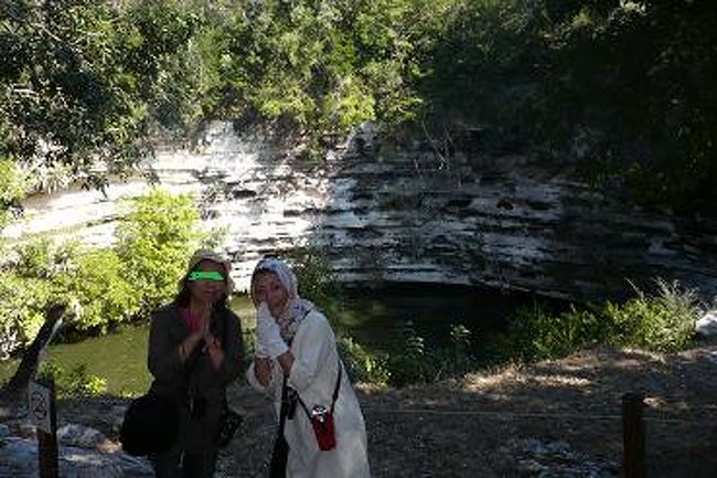 再生のための儀式を、<br />私なりにしました（*^_^*）<br />ツアー中、仲良しになったIさんとポーズ。