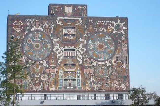 世界遺産、<br />メキシコ国立自治大学の世界最大の壁画。