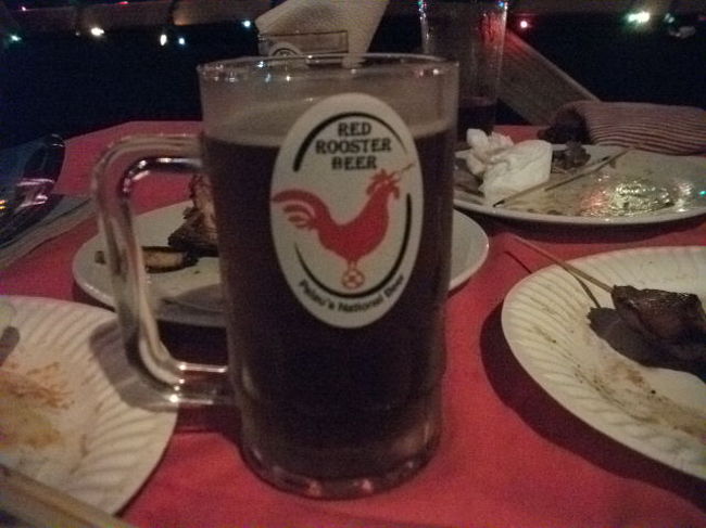 やっぱり地ビール。レッドルースターの黒ビール。本日はビール半額！沢山飲みましたが、パーティ中にビール早飲み大会など行っていたせいか、どんどんコップが小さくなり、ホテル中のビールがなくなってしまったとのこと。