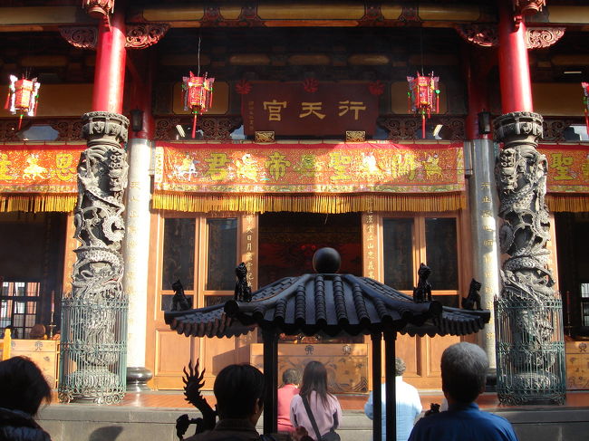 行天宮です。<br />雰囲気がありますね〜。