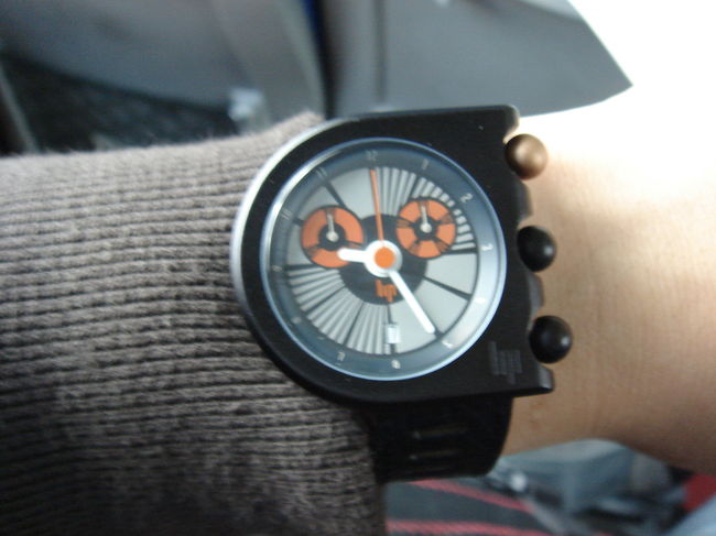 ホテルに戻り、程なくチェックアウトの時間をむかえました。<br />ホテルから台北駅に隣接しているバスターミナルまで徒歩で移動します。<br /><br />重いスーツケースをゴロゴロ・・・ゴロゴロ・・・