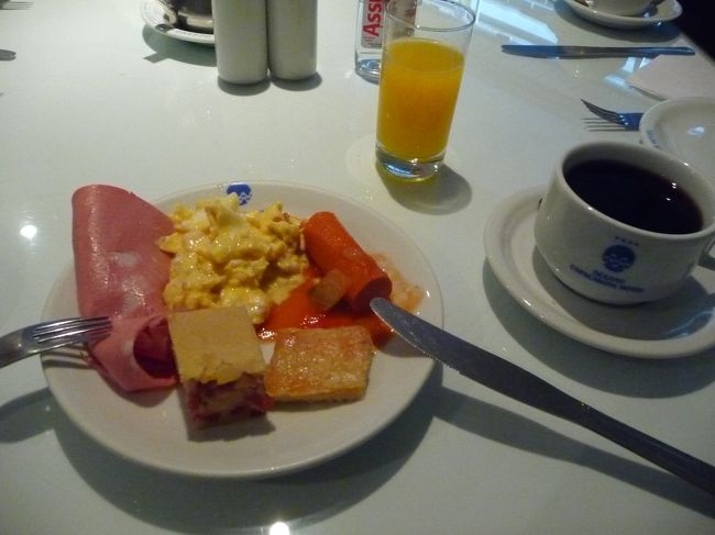 8:07､ホテルで朝食。