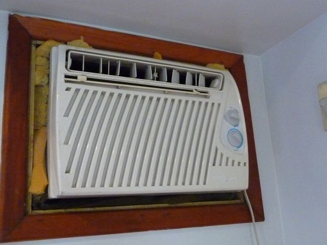 結構 酷いエアコン。<br />ちゃんと冷えるけど、音がうるさい！<br /><br />(11:17)