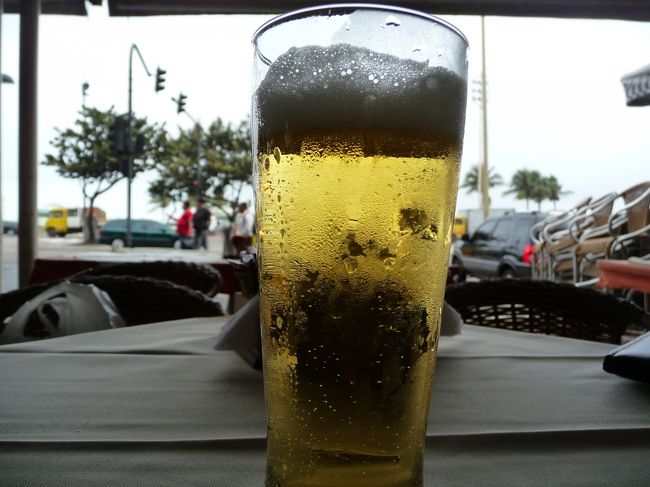 さて。<br />リオ、最後の乾杯です。<br /><br />ここも 毎日通った店です。<br />居心地が良いし、美味しいし、店員さんもいい、そして ホテルから近い！<br /><br />(14:46)