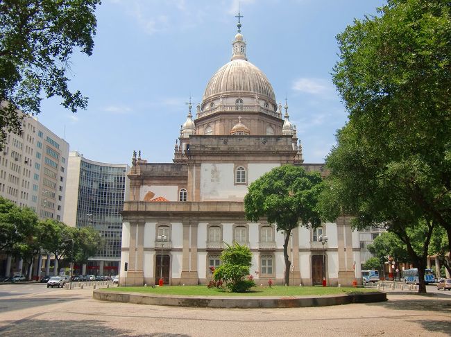 カンデラリア教会(後ろ側）