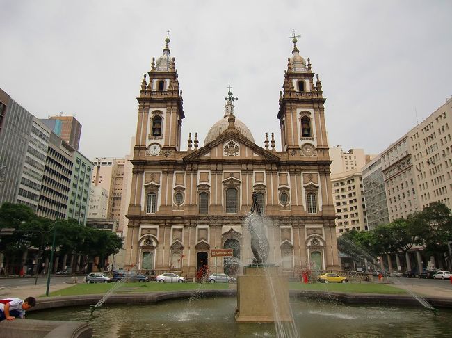 カンデラリア教会(前側）