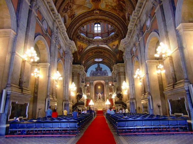 中に入るとミサの真っ最中でした。