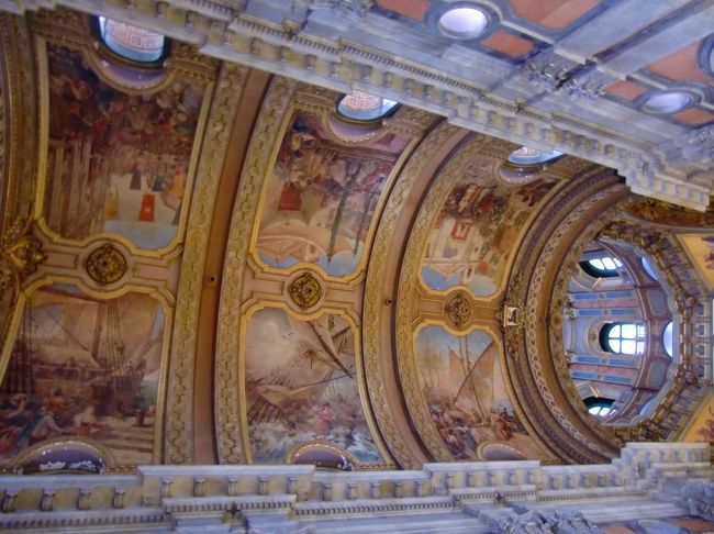 この天井はテンペラ画というんだそうです。
