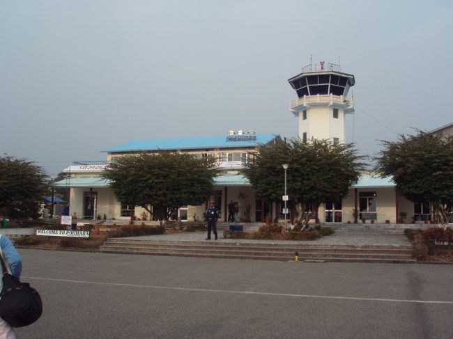 30分後、ポカラ空港に到着しました。<br />
