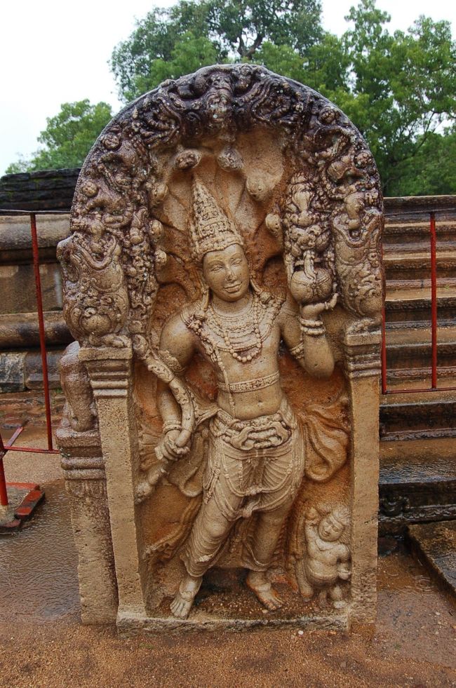 アヌラーダプラ<br />ラトゥナ・プラサーダのガードストーン<br />スリランカで一番美しいらしい