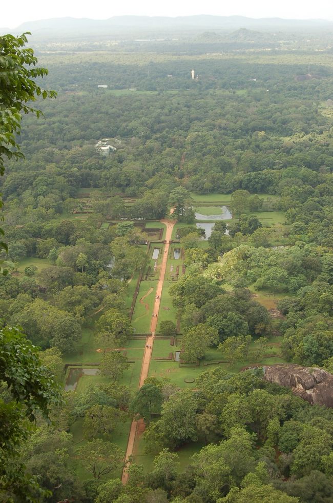 シギリヤ<br />入り口からの通路