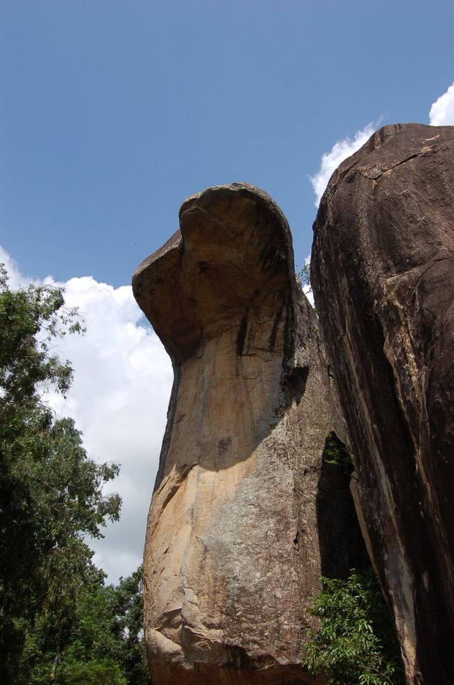 シギリヤ<br />コブラ岩