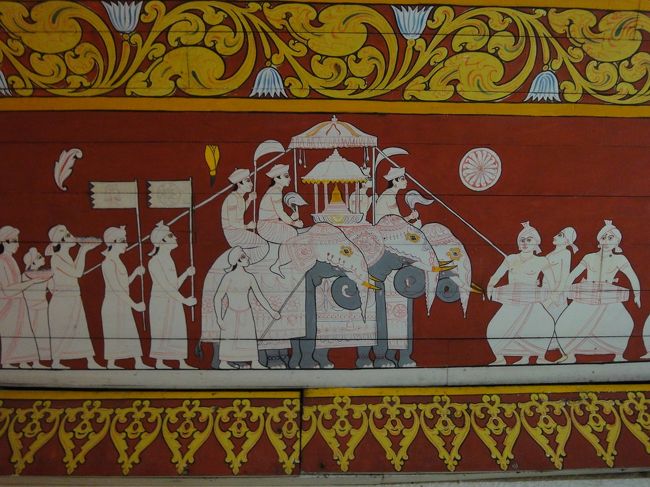 キャンディ<br />ペラヘラ祭りのイメージ<br />象の上に入れ物が乗せられ100数十頭の象が列をなして歩くお祭り