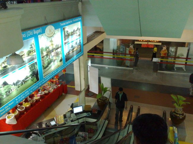 停電せず、エスカレーターも動いています(笑