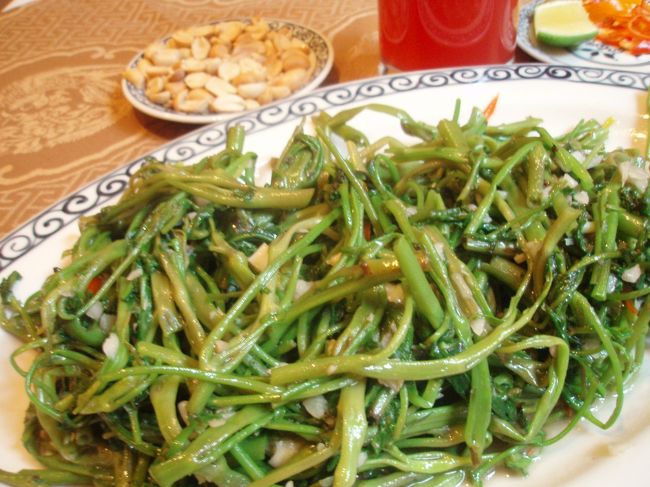 空芯菜にんにく炒め<br /><br />定番のはずれなし