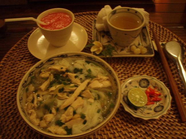 ＺＥＮ　ＳＰＡ<br /><br />フォーガー<br /><br />スイカジュース<br /><br />お茶<br /><br />チェックアウトが１２時だったので、<br /><br />ゼンスパに予約しときました。<br /><br />帰国前にゆったりできてよかったです。<br /><br />最後に食事がでました<br /><br />本日３回目のスイカジュースも美味しかったです