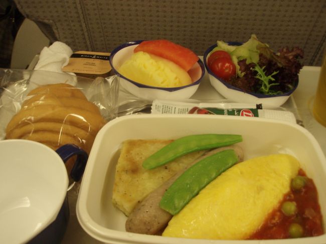 機内食<br /><br />眠くてほとんど食べてません