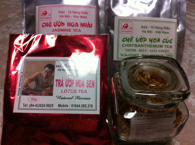 お茶<br /><br />フォーンセンで蓮・ジャスミン・菊茶を購入<br /><br />ＺＥＮ　ＳＰＡでジャスミンフラワーティーを頂きました