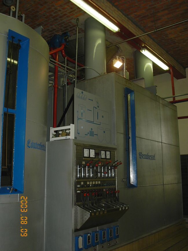 ストラッフ・ヘンドリック(Straffe Hendrik)というビール醸造所を見学。毎時00分に開始するガイドツアーがあります。(英語ツアーもあり)約45分の見学ツアー、3.7ユーロ。<br />