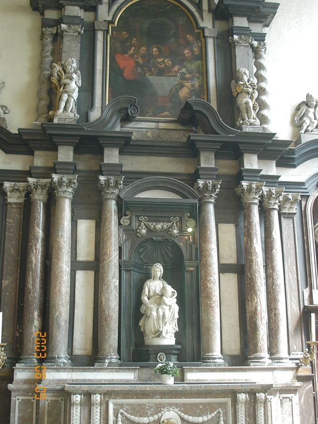 ミケランジェロ作「聖母子像」<br />