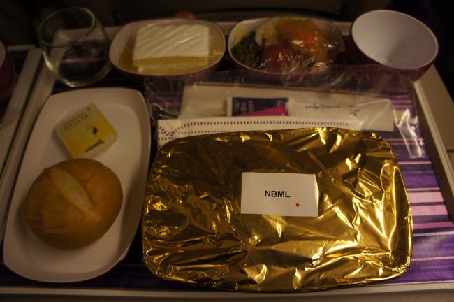 タイ航空 129,760円 （TG677　TG642）<br /><br />機内食