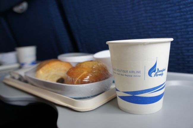 バンコクエアウェイズでバンコクからチェンマイヘ（PG 223　PG 218） 22,581円  <br /><br />バンコクエアウェイズはタイ航空より安いのに<br />エコノミーでもラウンジが使えた。お得。