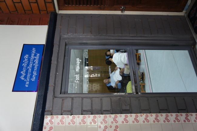 チェンマイ<br /><br />チェンマイは知り合いに案内してもらえたため、<br />ちょっとマニアックなところへ。<br />ココは女性刑務所のマッサージやさん。