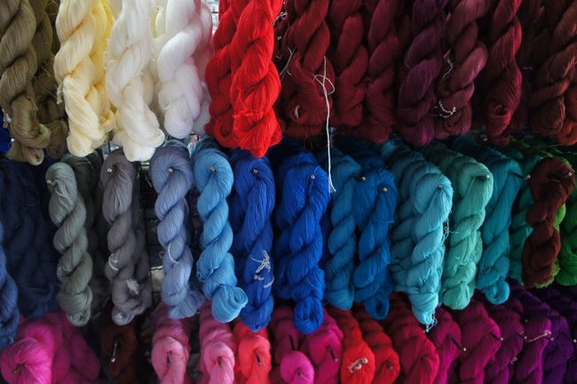 チェンマイ<br /><br />近くのお店。糸の専門店。<br />絹糸や毛糸や・・・