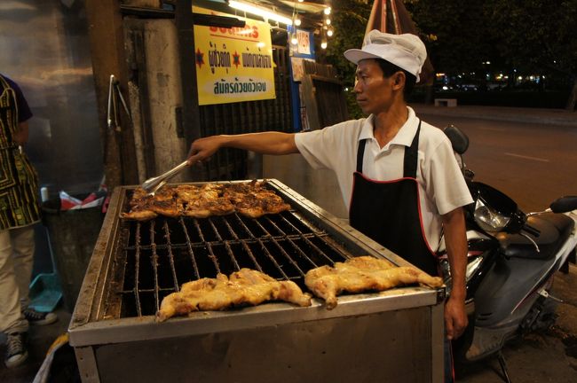 チェンマイ<br />セントラル近くのガイヤーンのお店