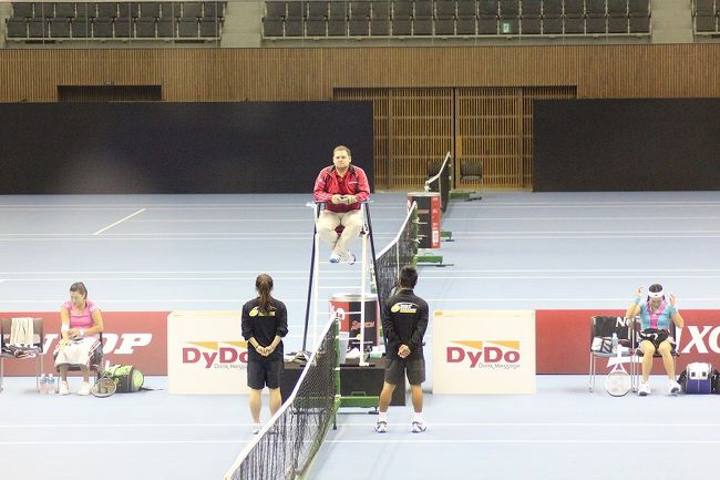 クルム伊達公子選手ほどの一流プレイヤーになれば、記憶力も相当良いはずです。<br /><br />もしかしたら私がターマリーン選手を応援している試合で負けているイメージが残っているかもしれません。<br />私が陣取ったのは、クルム伊達選手のベンチの真正面に近い最前列。