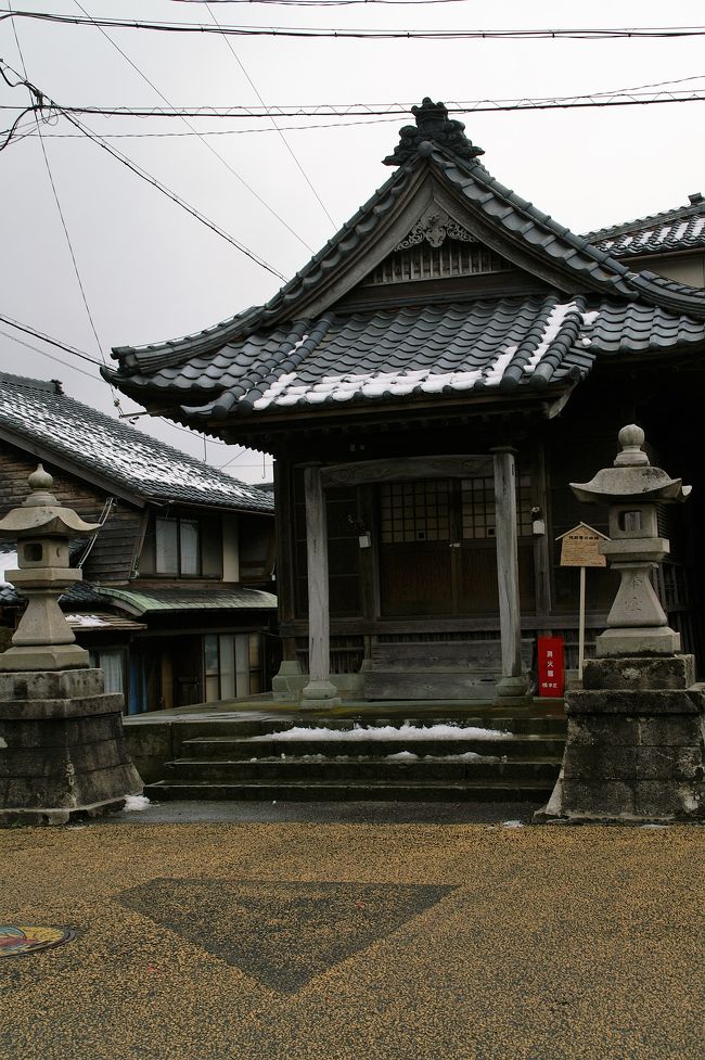 町中には古い神社？もありました。