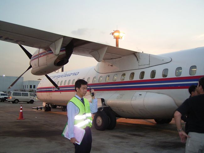 バンコクからラオス航空でヴィエンチャンへ向かいます。