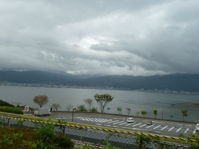 どんよりの諏訪湖