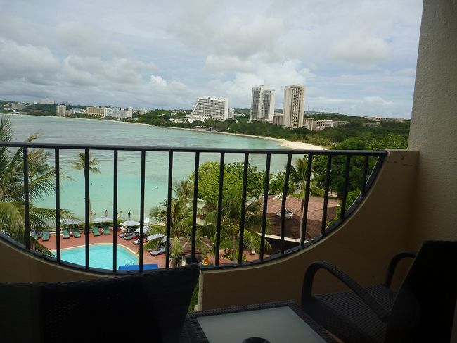 部屋からの景色、ちょうどプールの前の部屋でした。<br /><br />この後１時間プールに行ったのですが、カメラを部屋に忘れた為、写真なしです・・。