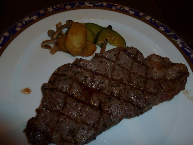 お肉料理も付いているプランで、お腹いっぱい