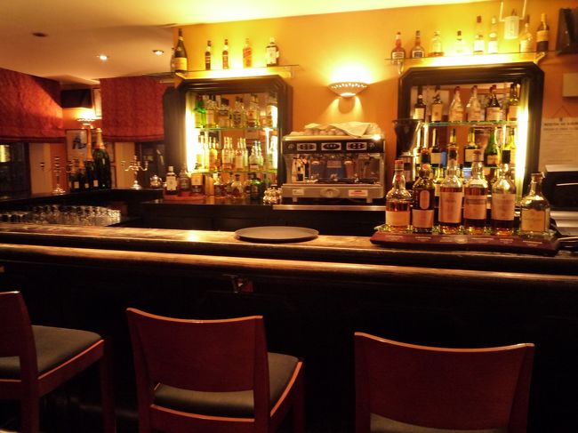 ロビーと同じ階にはバーとお土産屋さんんがあります。<br />名物のシードルはぜひ飲んでみてはいかがでしょう？<br /><br />アルコール濃度も低く、とても爽やかな味がします♪