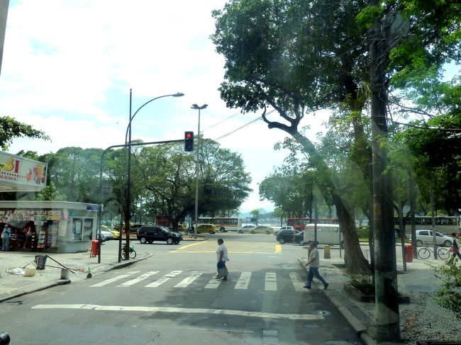 南米旅行マップ<br />http://www.geocities.jp/tshinyhp/southamerica/samap/framesamap.html<br /><br />リオ・デ・ジャネイロ旅行マップ<br />http://www.geocities.jp/tshinyhp/southamerica/samap/rio/frameriomap.html<br /><br /><br />南米旅行中全メニュー（メニュー写真とメニュー名、写真付きレストラン名とその場所）<br />南米旨いもの<br />http://www.geocities.jp/tshinyhp/southamerica/memue/framemsamenue.html