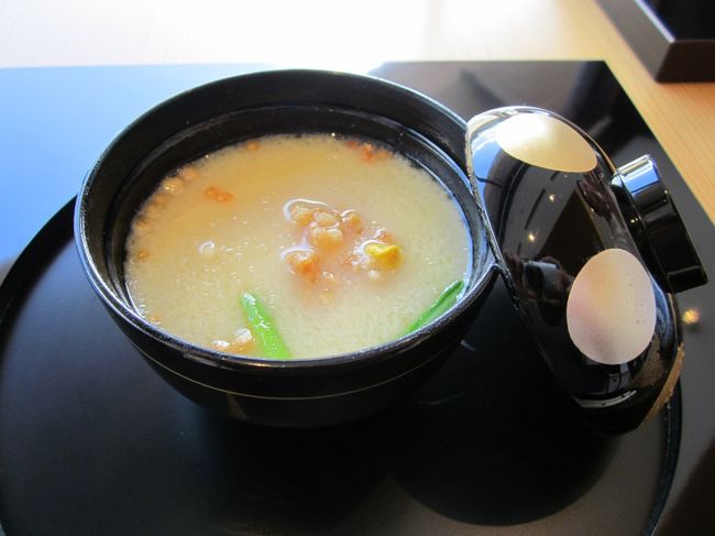 オマール海老の白味噌仕立て<br />オマール海老におかきの衣を付けて揚げてあるので<br />結構濃厚でした。